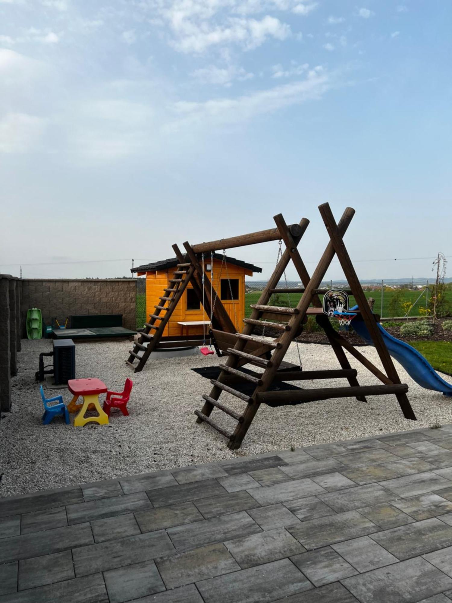 Slapy  House&Garden&Poolヴィラ エクステリア 写真