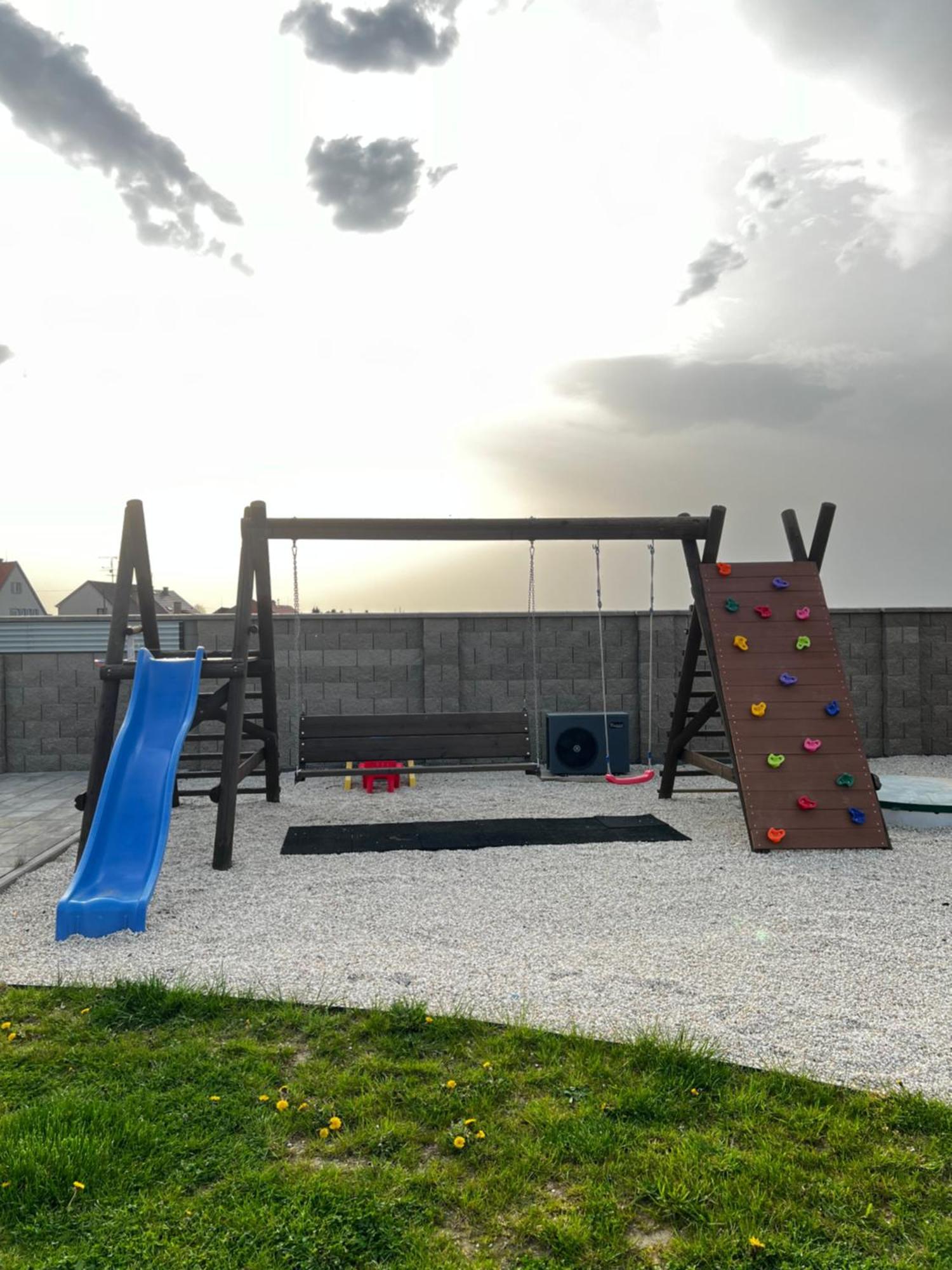 Slapy  House&Garden&Poolヴィラ エクステリア 写真